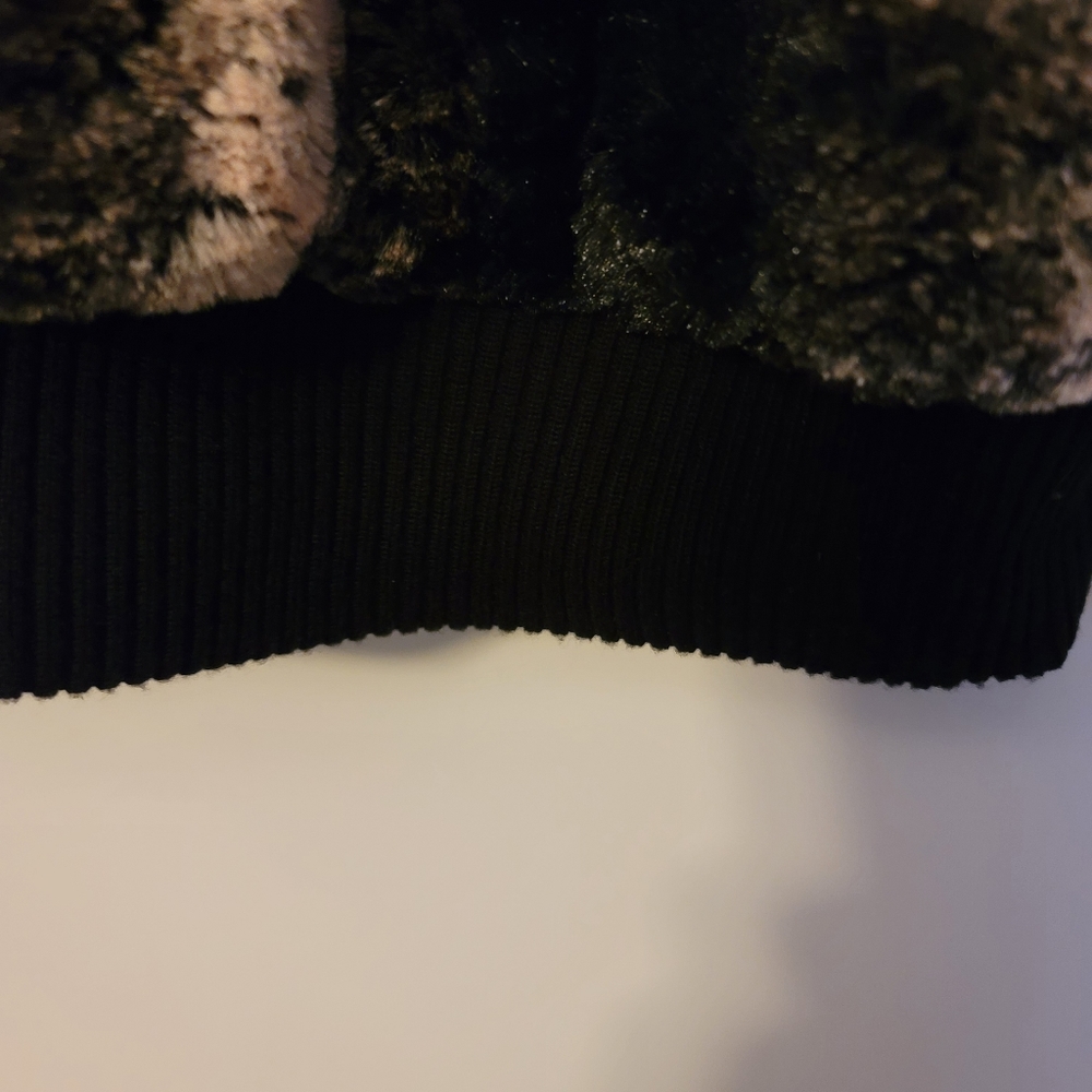 Faux fur jacket - Picture 3 of 3